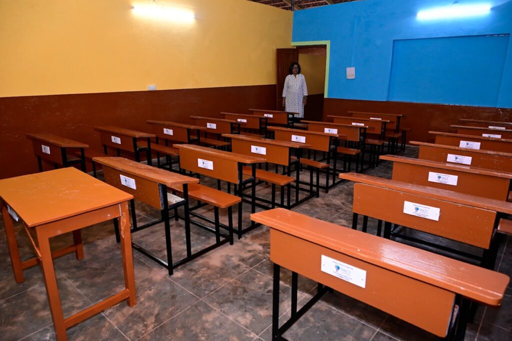 Happy School Project - Modern classroom